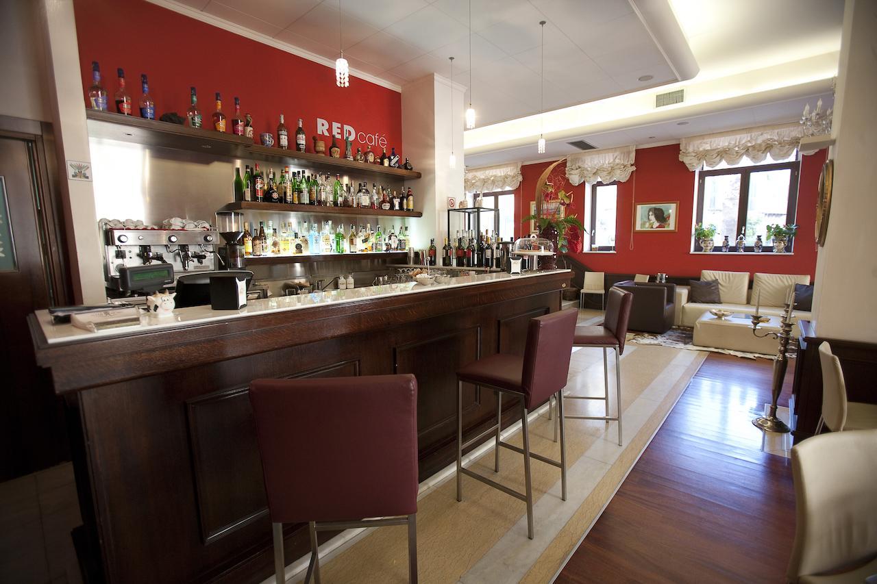 La Chicca Palace Hotel Милацо Екстериор снимка