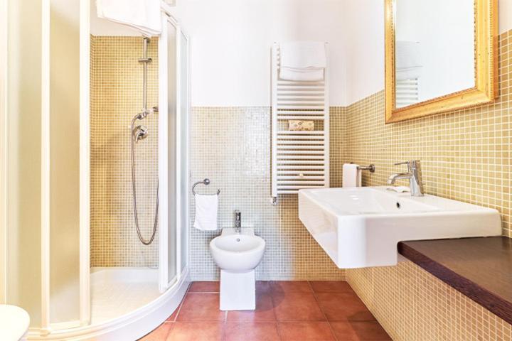 La Chicca Palace Hotel Милацо Екстериор снимка